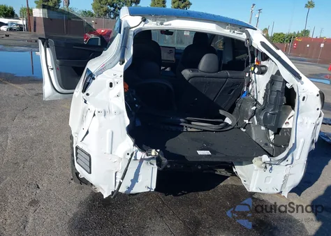 2025 Tesla Model Y Long Range Dual Motor Rear-Wheel Drive from USA, damaged, VIN 7SAYGDED2SF219910